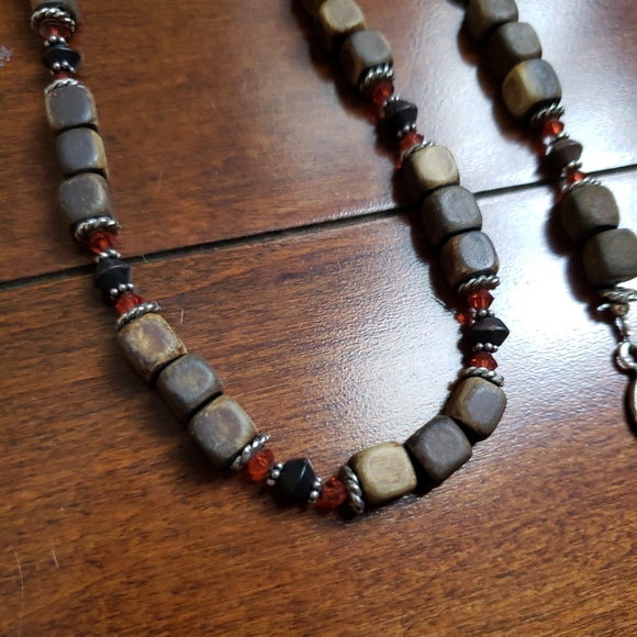 Morgan & Co Wooden Bracelet and Necklace - Picture 4 of 14